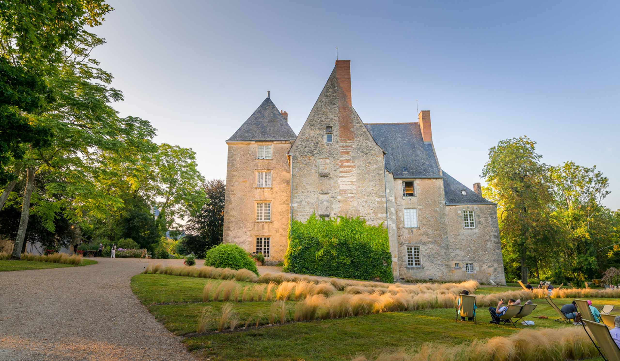 12-musee-balzac-diners-sur-lherbe-jean-christophe-coutand-2031-12-31-high-166251.jpg
